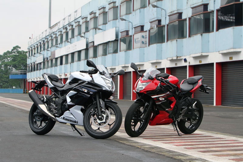Kawasaki trinh lang sportbike 250 phan khoi moi hinh anh