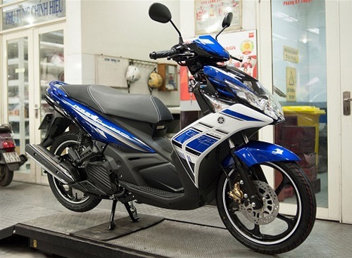 Gap hoa vi lop sau Nouvo LX qua nho hinh anh