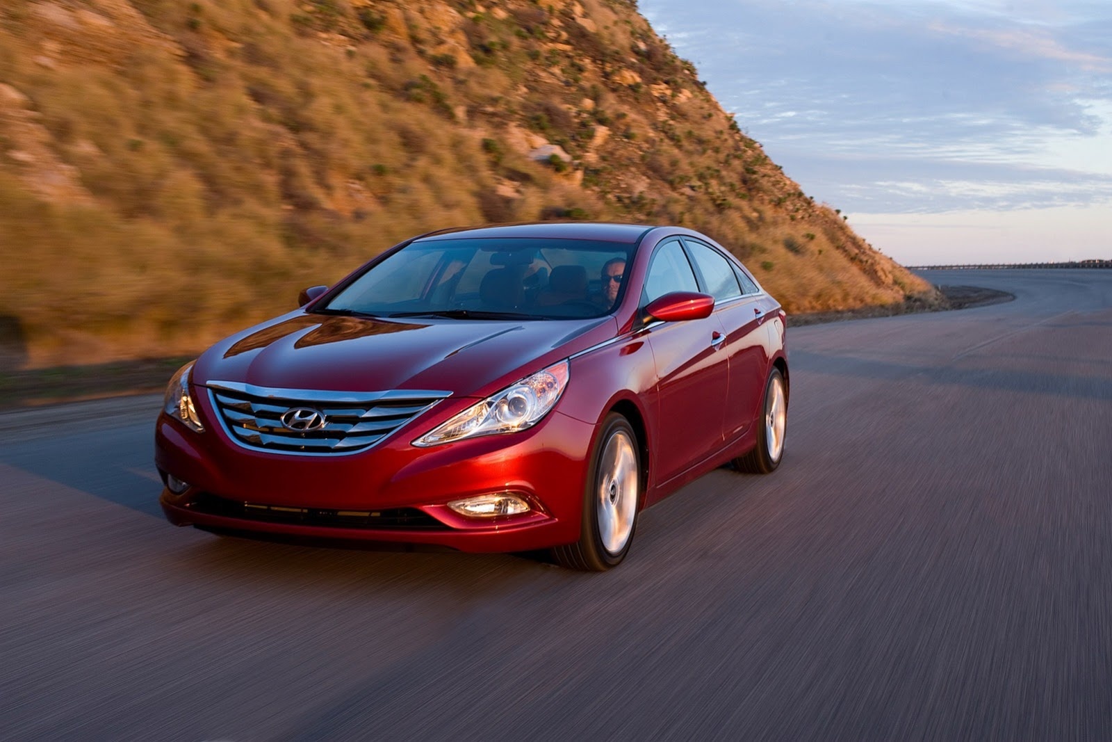 Hyundai Sonata giam xep hang do tin cay hinh anh