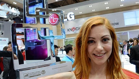 LG da xoay Apple, HTC hinh anh