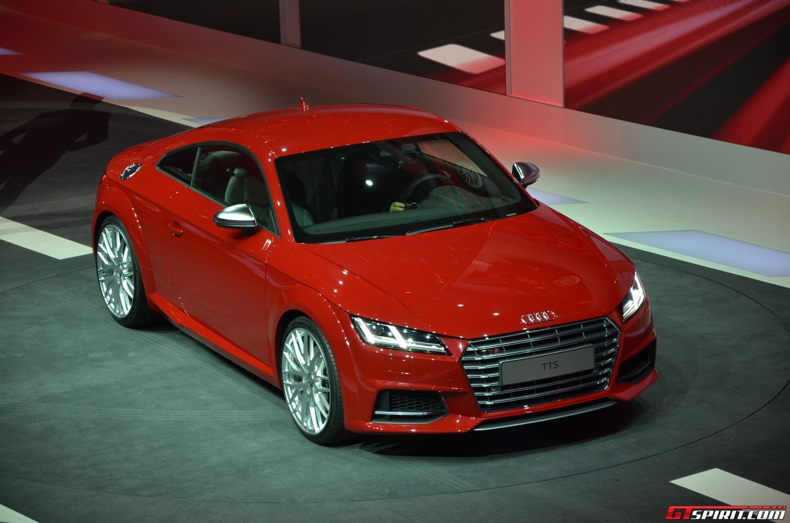 Audi TT the he moi thay doi tu trong ra ngoai hinh anh