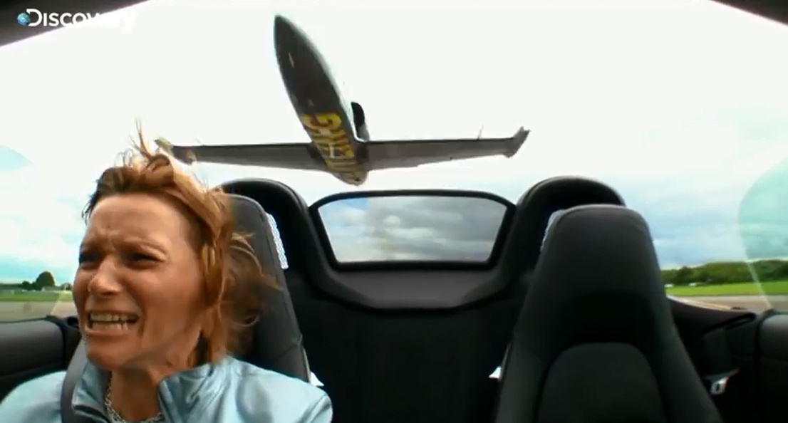 Porsche Boxster so tai cung may bay phan luc hinh anh