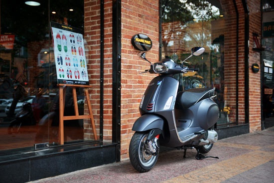 Vespa Sprint chính thức ra mắt thị trường Việt Nam.