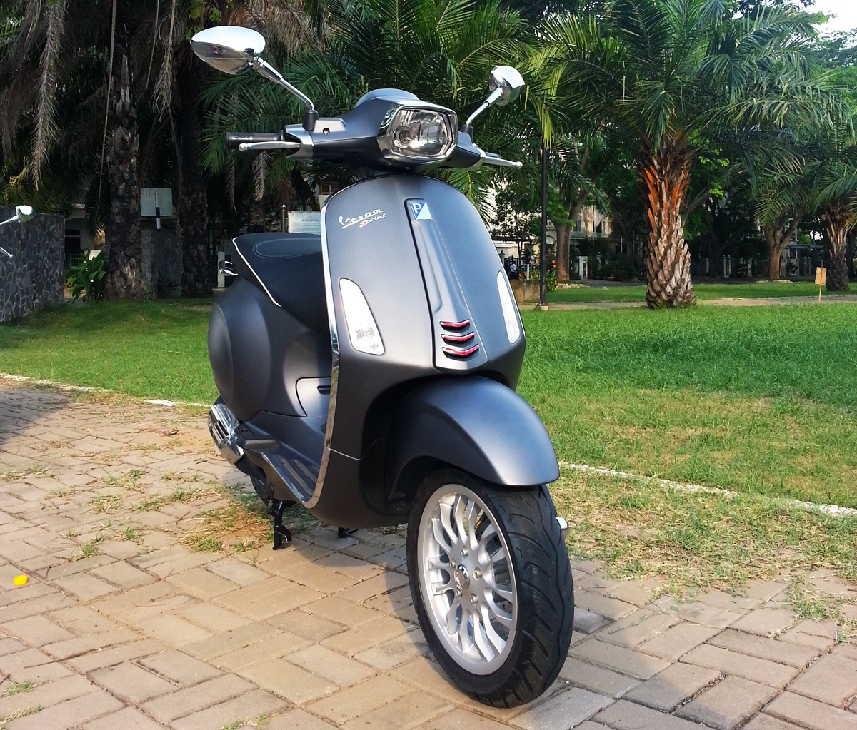Piaggio Viet Nam ra mat Vespa Sprint thay the Vespa S hinh anh