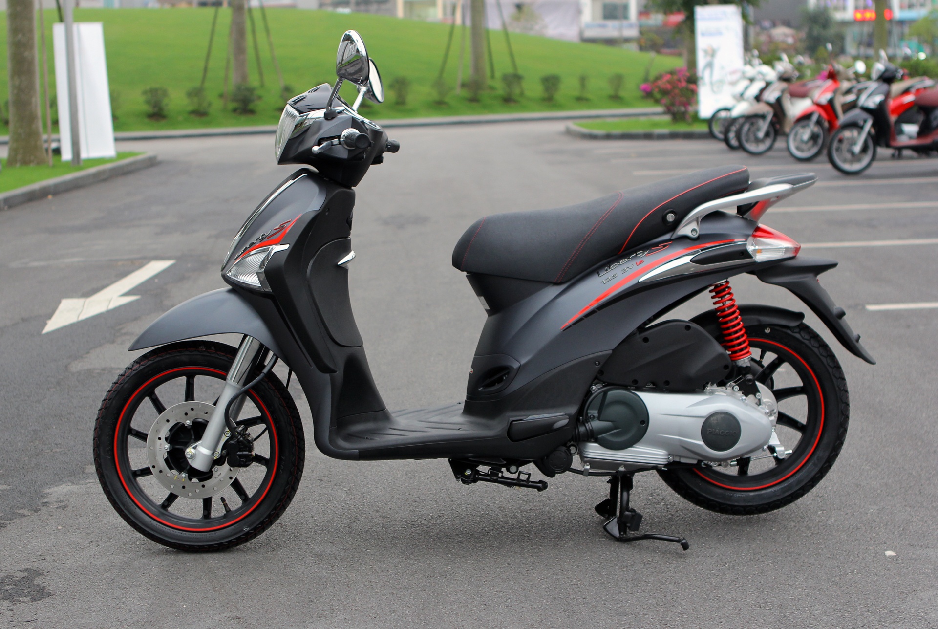 Anh chi tiet Piaggio Liberty 2014 moi ra mat tai VN hinh anh
