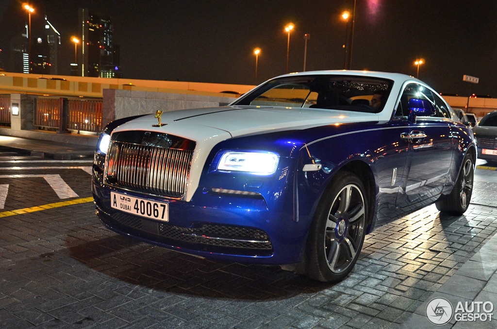 Mẫu xe hai cửa Rolls-Royce Wraith khoe vẻ đẹp trên đường phố Dubai. Ảnh: Autogespot. 