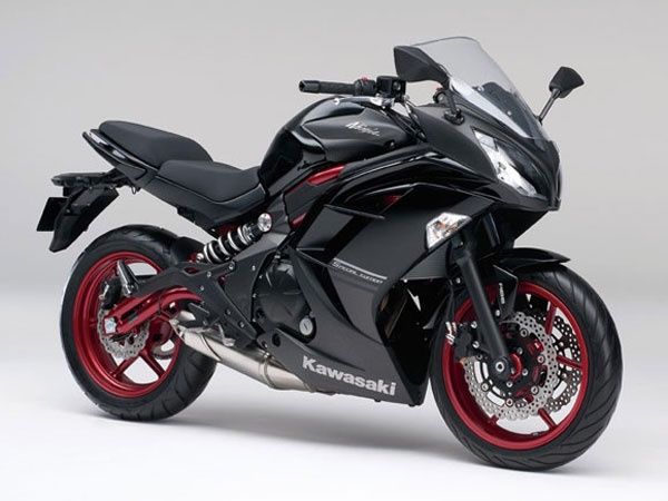 Kawasaki Ninja 400 ABS them phien ban dac biet hinh anh