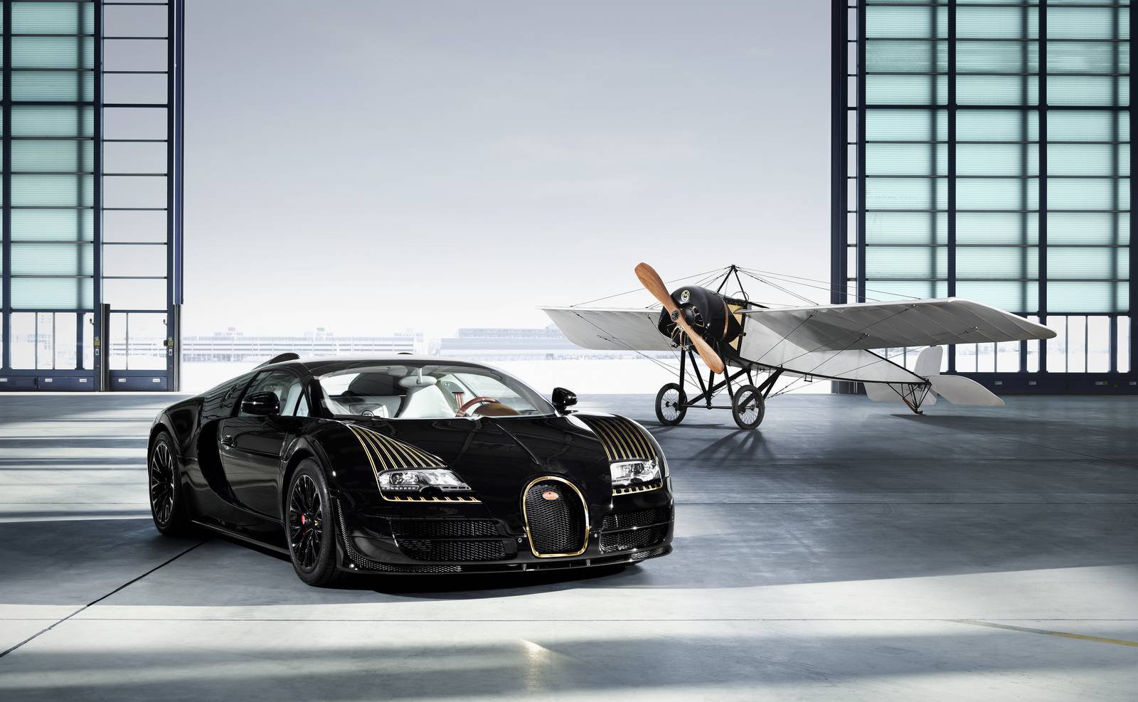 Giống với những phiên bản huyền thoại trước đó Veyron Grand Sport Vitesse Black Bess cũng chỉ được sản xuất với số lượng 3 chiếc. Mẫu xe Type 18 Black Bess đóng vai trò quan trọng trọng lịch sử của Bugatti. Khi đó, mẫu xe này được trang bị động cơ 4 xi-lanh thẳng hàng, dung tích 5,0 lít, có công suất hơn 100 mã lực và có thể đạt vận tốc tối đa 160 km/h.