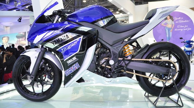 Yamaha R25 phien ban thuong mai ra mat thang 5 hinh anh