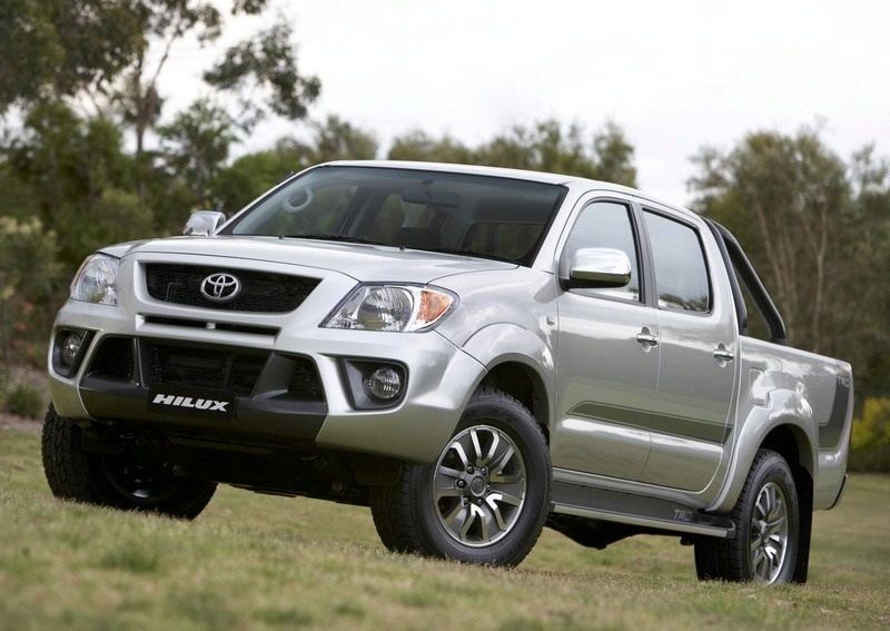Them dong xe Toyota Hilux dinh loi tui khi tai Viet Nam hinh anh
