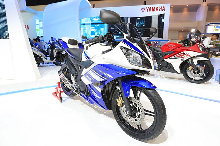 Yamaha R15 tai Indonesia dung dong co giong V-Ixion hinh anh