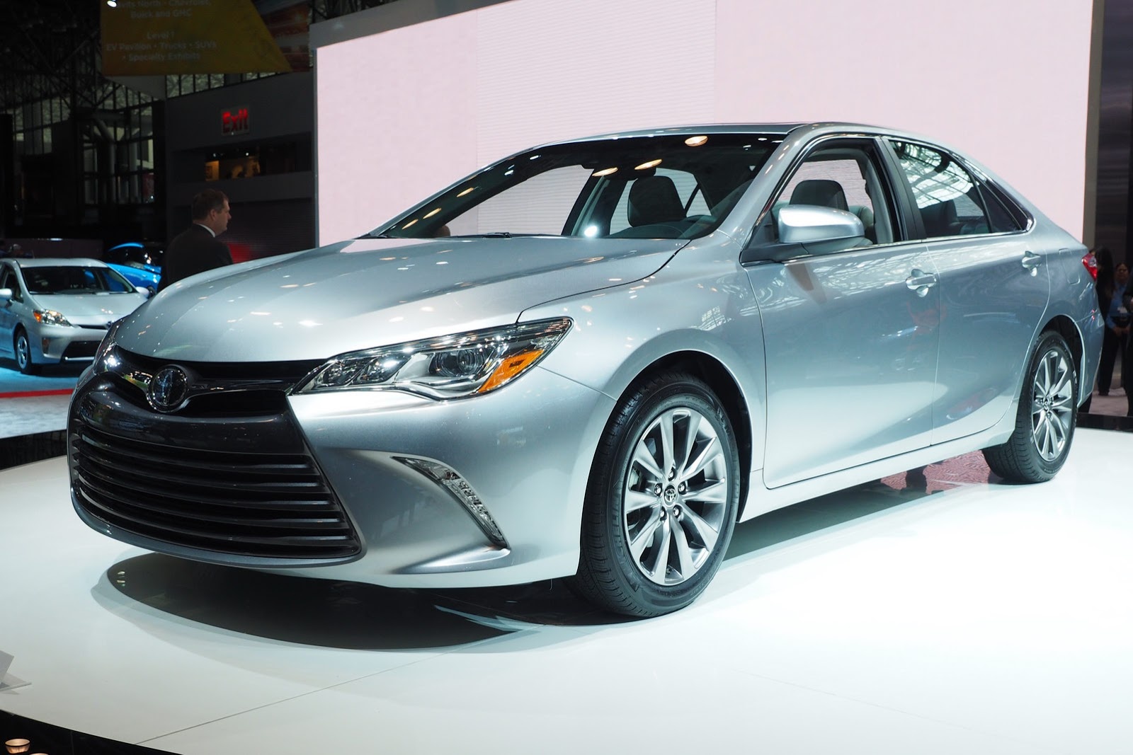 Diện mạo của Toyota Camry 2015 đã có những thay đổi đáng kể.