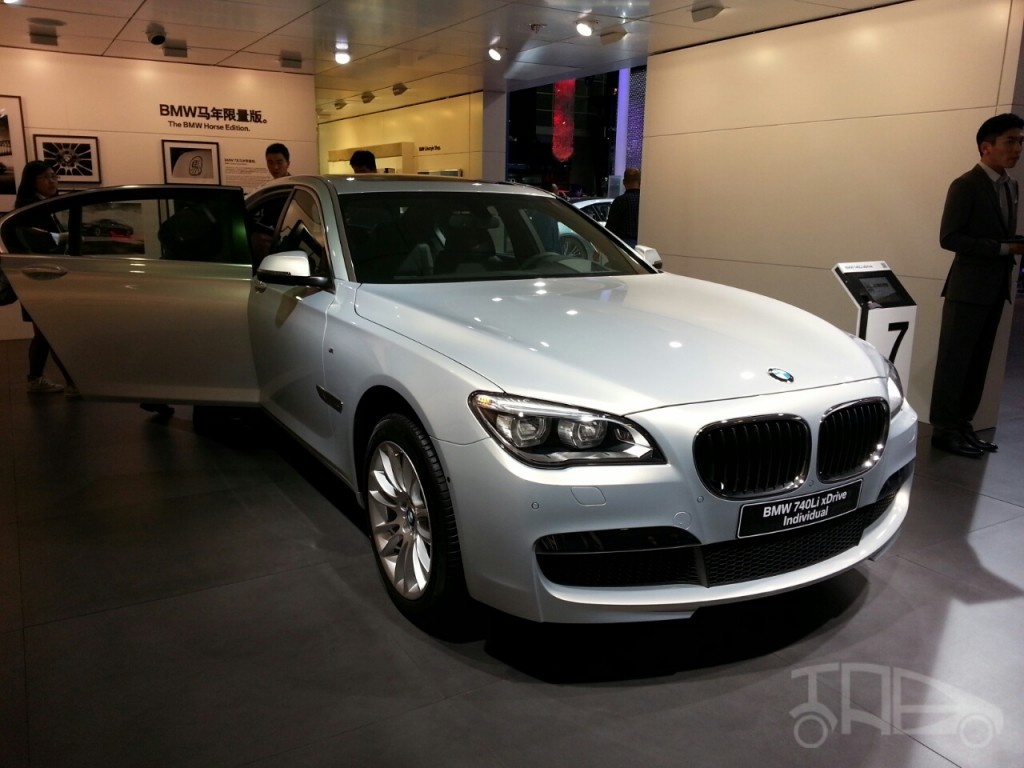 BMW 7-Series phien ban ngua ra mat tai Trung Quoc hinh anh