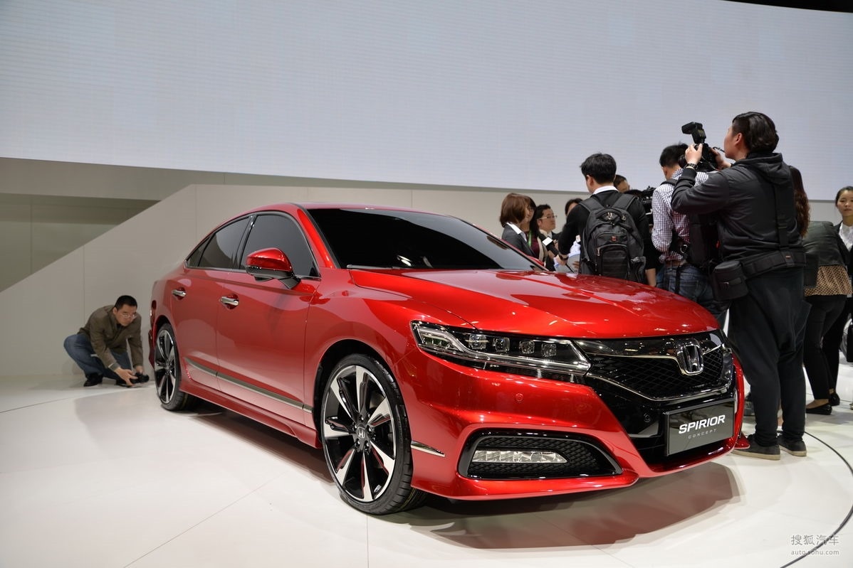 Honda gioi thieu ban concept sedan Spirior hinh anh