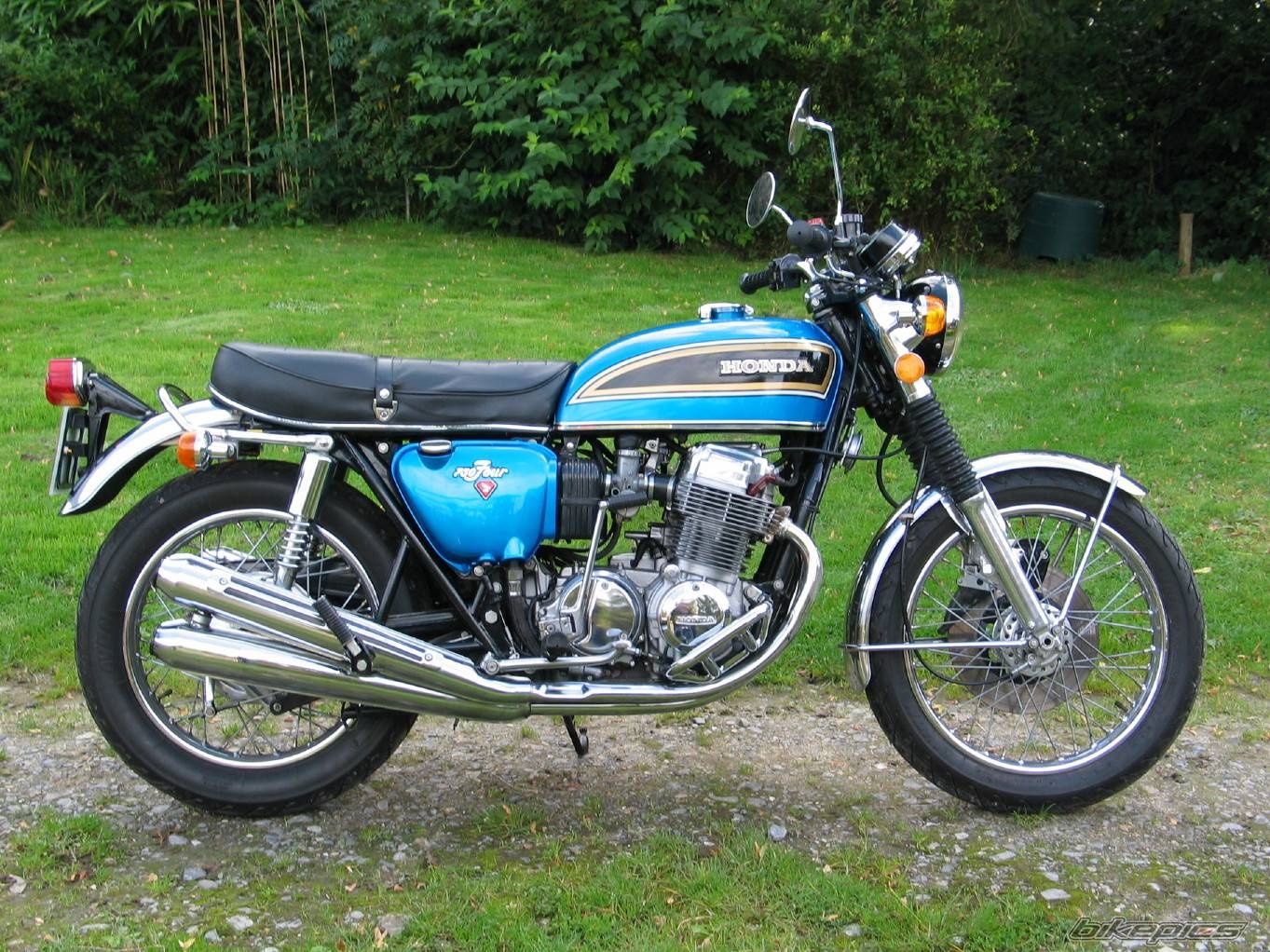 Trong danh mục sản phẩm những mẫu xe thể thao hiện nay, CBR750 Four sẽ không còn được xếp vào danh sách xe thể thao tiêu chuẩn. Tuy nhiên, trong quá khứ đây lại là mẫu xe đình đám của hãng xe Nhật Bản.  CB750 Four sở hữu sức mạnh 67 mã lực tại 8.000 vòng/phút và mô-men xoắn cực đại 60 Nm tại 7.000 vòng/phút, vận tốc tối đa lên đến 200 km/h.