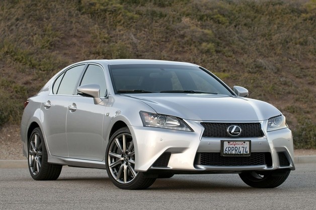 Lexus GS350 được đánh giá cáo nhờ thiết kế và khả năng vận hành.