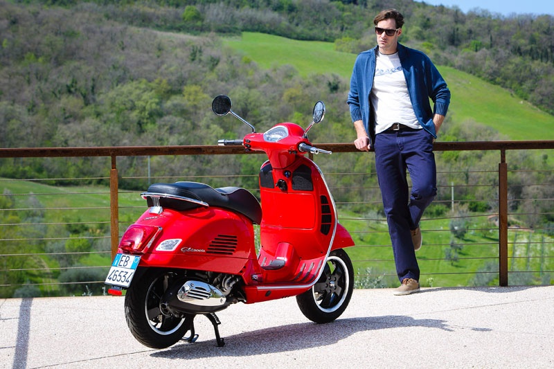 Vespa GTS 2015 được trang bị hai phiên bản động cơ. Trên GTS 300 và GTS 300 Super sử dụng động cơ 4 thì 278 phân khối, 4 van, xi-lanh đơn, công suất 22 mã lực. Trong khi đó, mẫu GTS 125 Super sử dụng động cơ 4 thì 125 phân khối, 4 van, xi-lanh đơn, công suất 15 mã lực. 