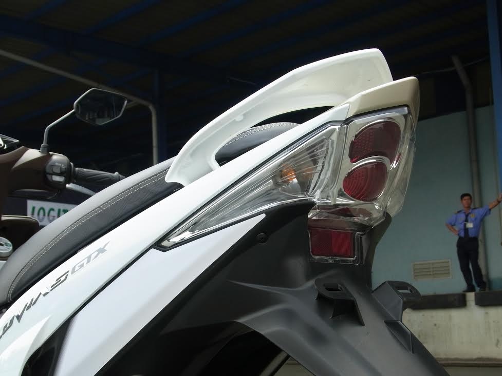 Đuôi xe Luvias thiết kế nhỏ gọn