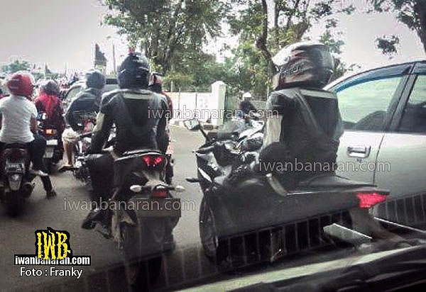 Ro ri hinh anh chay thu Yamaha R25 hinh anh
