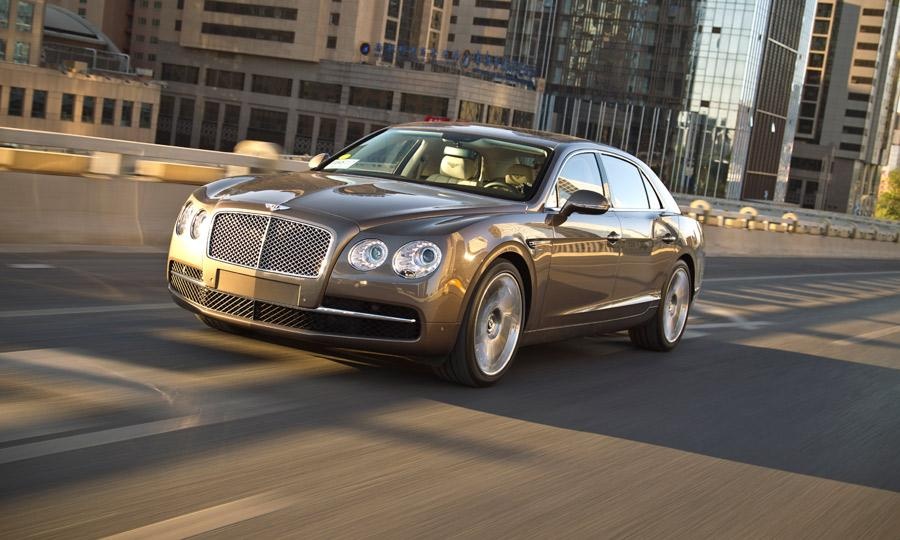 Mẫu sedan siêu sang của Bentley được bán ra với giá khoảng 155.740 bảng Anh, đi kèm theo đó là những trang bị cao cấp, hiện đại bậc nhất hiện nay. Tuy nhiên, chiếc xe vẫn có thể tối ưu hóa thêm với những ai ưa thích sự phá cách bằng bộ phanh gốm-carbon đi kèm kẹp phanh màu đỏ. Bộ phanh này có giá bán 11.755 bảng, mang lại khả năng hoạt động cao hơn. 