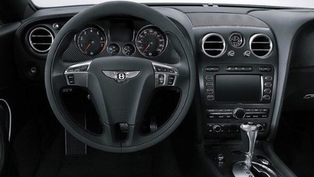 Bentley Continental GT được bán với giá 139.000 bảng Anh. Những khách hàng mua mẫu xe này có thể lựa chọn thêm gói nội thất làm từ sợi carbon tại vị trí bảng điều khiển trung tâm, với giá khoảng 14.100 bảng. Gói tùy chọn này cũng chỉ giúp chiếc xe giảm trọng lượng khoảng 0,003 gram.