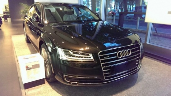 Audi A8 2014 ve Viet Nam voi cong nghe den Ma tran hinh anh