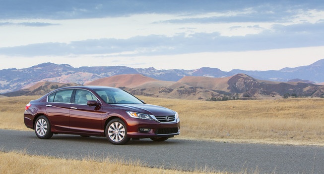 Dù gặp nhiều khó khăn trong kể từ đầu năm 2014, nhưng Honda Accord đang dần lấy lại sự ưa chuộng của người tiêu dùng trong tháng 4. Hãng xe Nhật Bản đã bán tổng cộng 34.124 chiếc cả phiên bản sedan và coupe trong tháng trước, đạt mức tăng trưởng 1,7% so với tháng 3. Mặc dù vậy, doanh số Accord vẫn giảm 7,1 % so với 4 tháng đầu năm ngoái. 