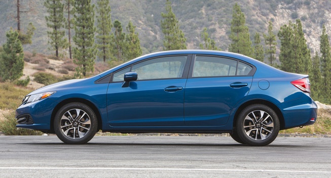 Mẫu sedan Civic của Honda trong tháng 4 cũng có mức tăng trưởng nhẹ 4,4%, với doanh số bán 27.611 xe. Đây cũng là mẫu xe có số lượng tiêu thụ nhiều thứ 2 trong phân khúc xe compact tính từ đầu năm đến nay, vượt qua Ford Focus tới 14.000 xe. 