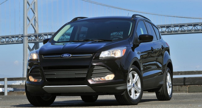 Cán đích ở vị trí thứ 10 là mẫu Ford Escape, với doanh số bán 24.579 xe. Mặc dù có dẫn đầu trong phân khúc xe SUV trong 3 tháng đầu năm, nhưng sang tháng thứ 4, Ford Escape đã rơi xuống vị trí thứ 2, với doanh số bán giảm 4,8%. So với cùng kỳ năm ngoái, doanh số bán của mẫu xe này đã giảm 3%.  
