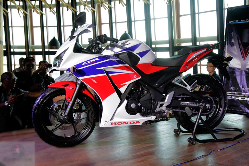 Honda CBR250R moi chinh thuc ra mat hinh anh