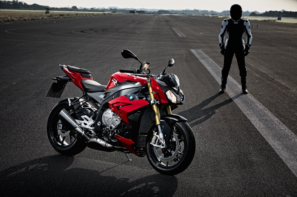 BMW S1000R 2014 gia 39.000 USD tai An Do hinh anh
