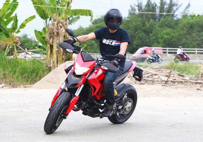 3 mau Ducati tung qua tay Johnny Tri Nguyen hinh anh