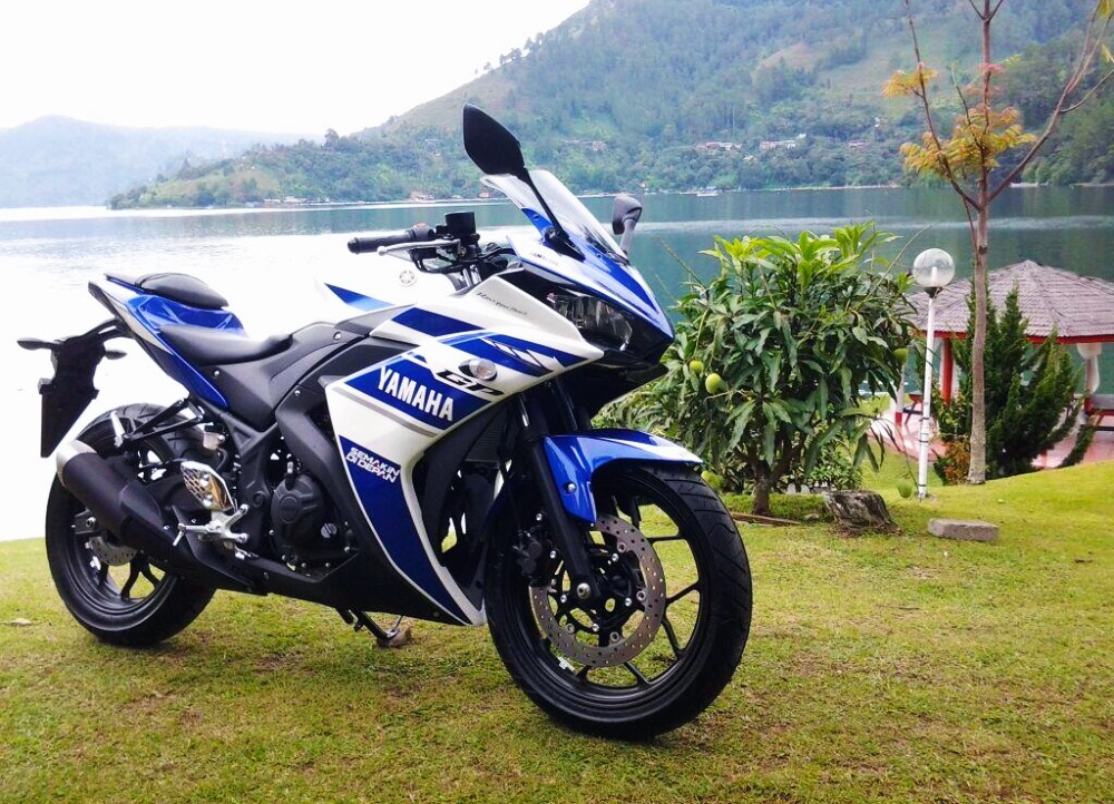 Yamaha R25 sở hữu thiết kế bắt mắt.