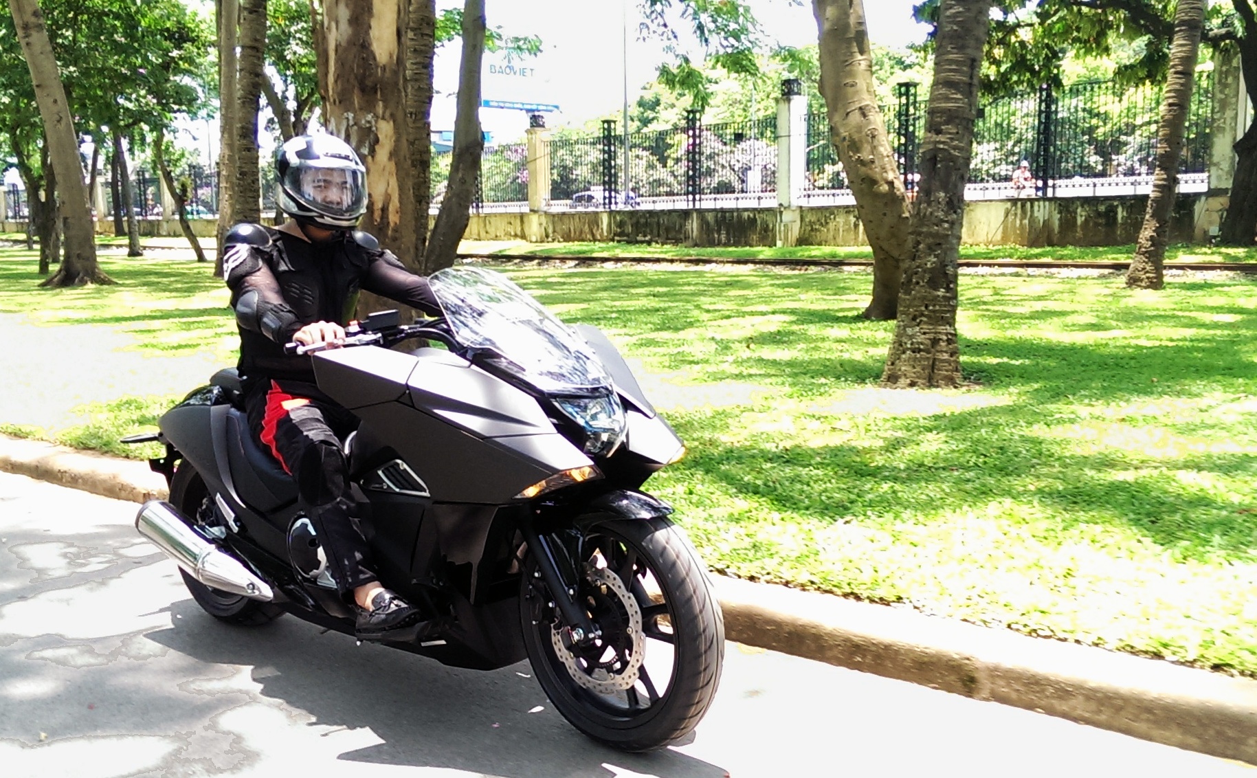 Chay thu xe Honda phong cach may bay tang hinh tai Viet Nam hinh anh