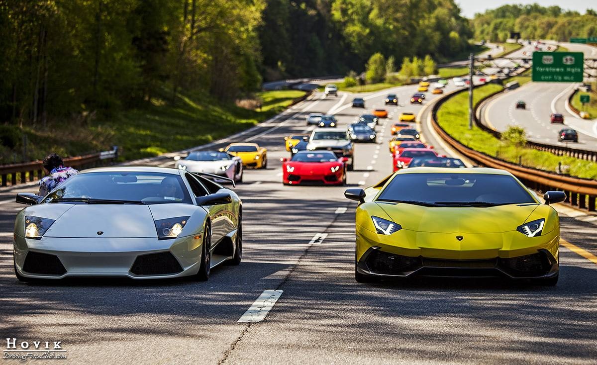 Dan sieu xe Lamborghini tuyet dep trong ngay hoi BullFest hinh anh
