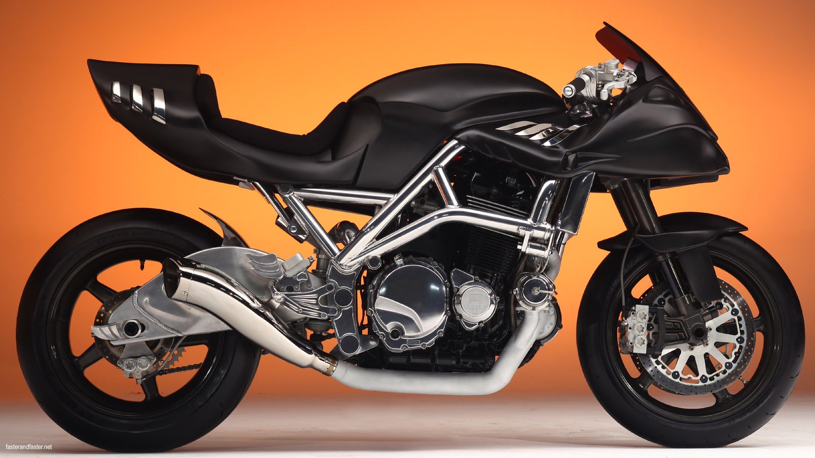 Icon Sheene là một mẫu mô tô của Suzuki, được lấy theo tên gọi của tay đua huyền thoại Sheene. Tay đua đã qua đời vào năm 2003, ở tuổi 52. Chính vì vậy mẫu xe này cũng chỉ được sản xuất với số lượng 52 chiếc. Icon Sheene được trang bị khối động cơ 1.400 phân khối của Suzuki và được chế tạo hoàn toàn thủ công. Giá bán của Icon Sheene ở mức <abbr class=