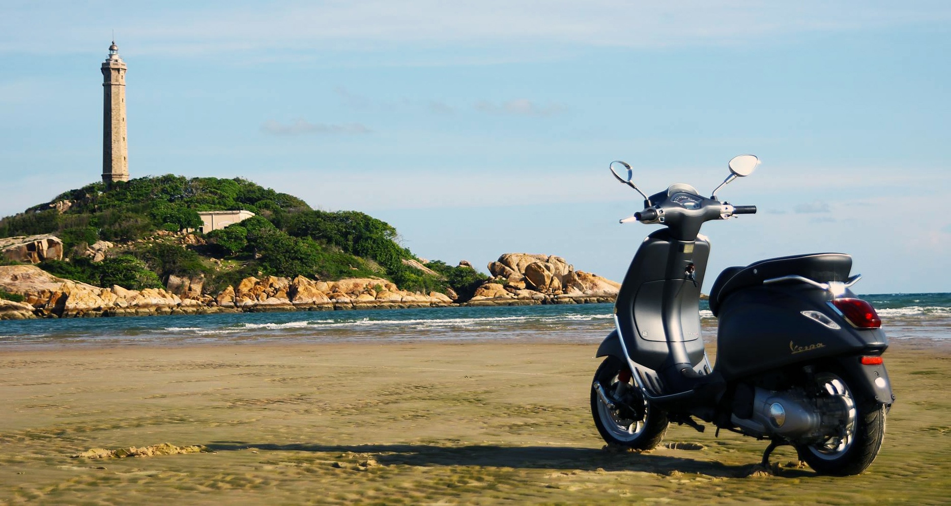 Thiết kế của Sprint vẫn được lấy cảm hứng từ siêu phẩm Vespa 946.