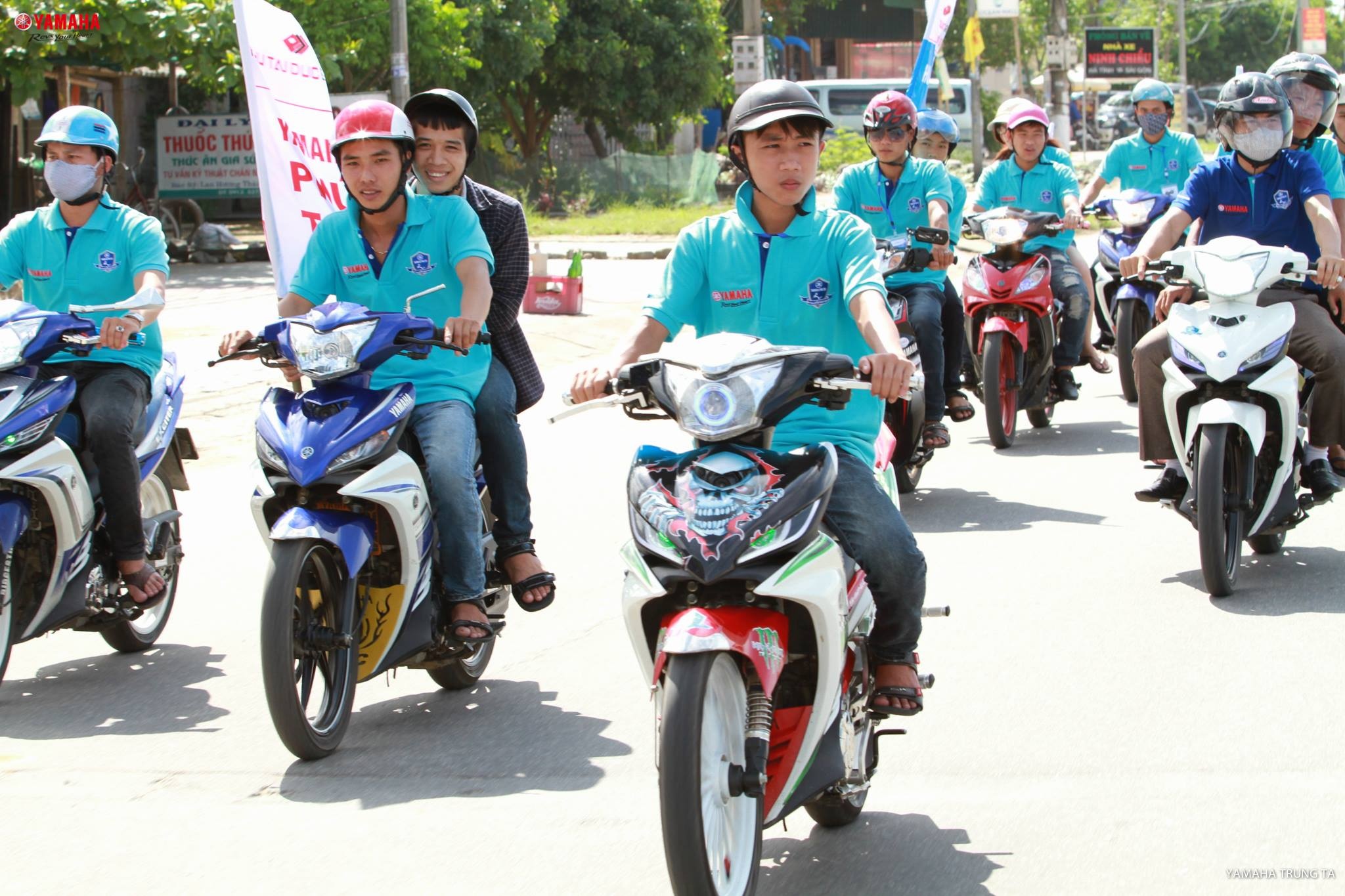 Exciter là mẫu xe số sử dụng động cơ 135 phân khối, sở hữu thiết kế thể thao, trẻ trung và được những người dùng trẻ tuổi gọi vui với tên gọi “mẫu xe thần thánh”.