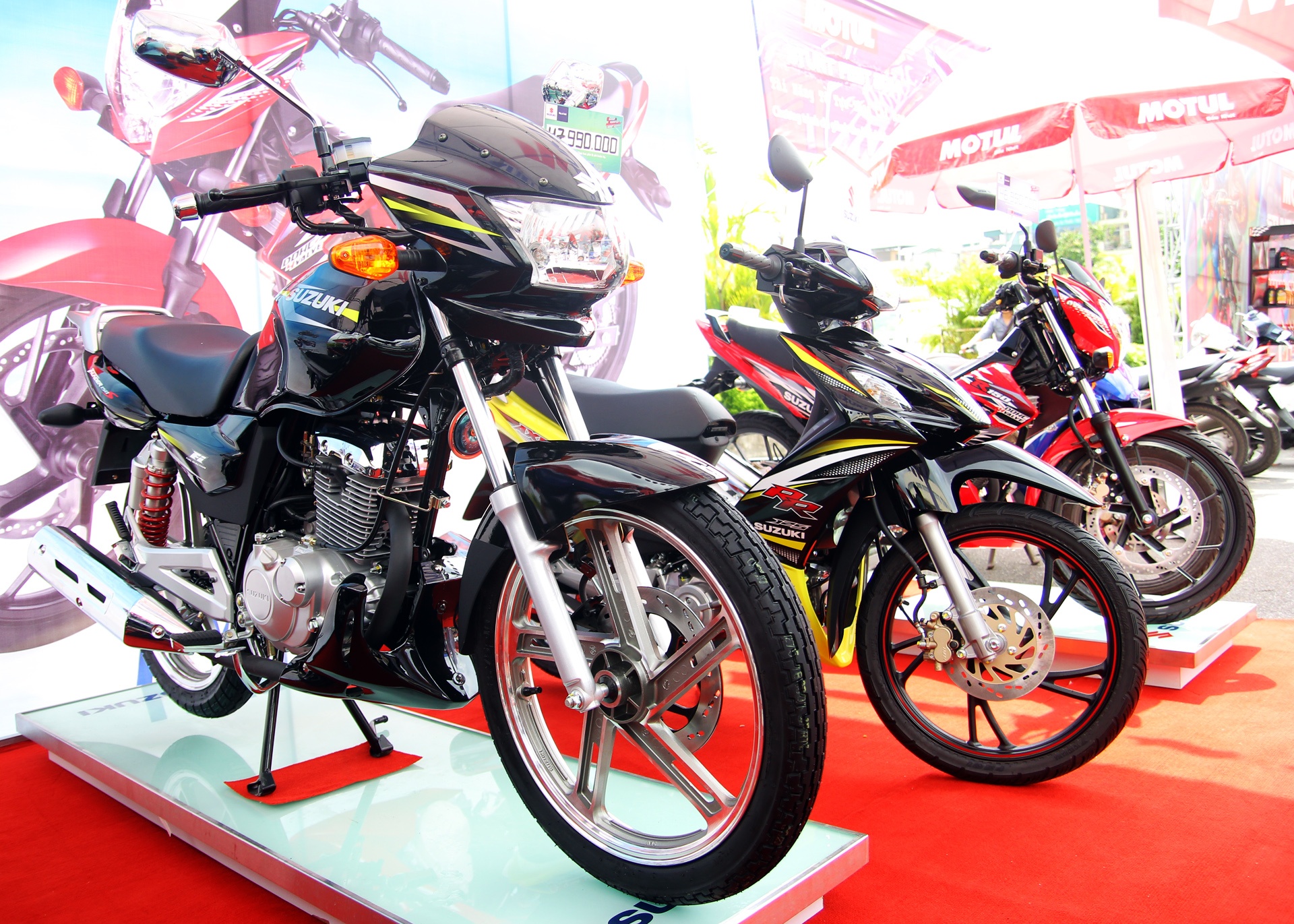 Can canh xe con tay Thunder 150S Fi gia mem cua Suzuki tai VN hinh anh