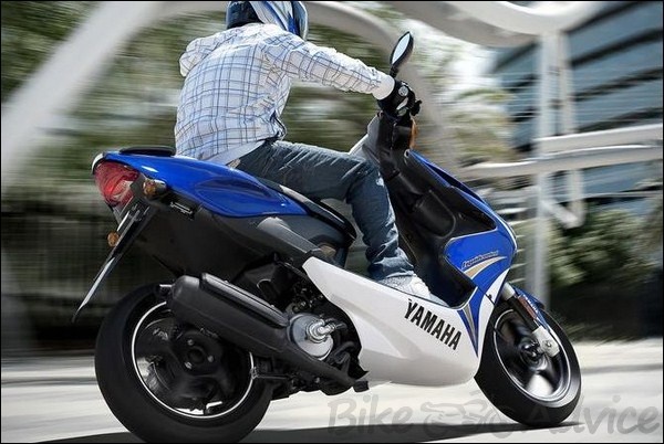 Xe tay ga Yamaha sap ra mat o VN trang bi dong co moi hinh anh