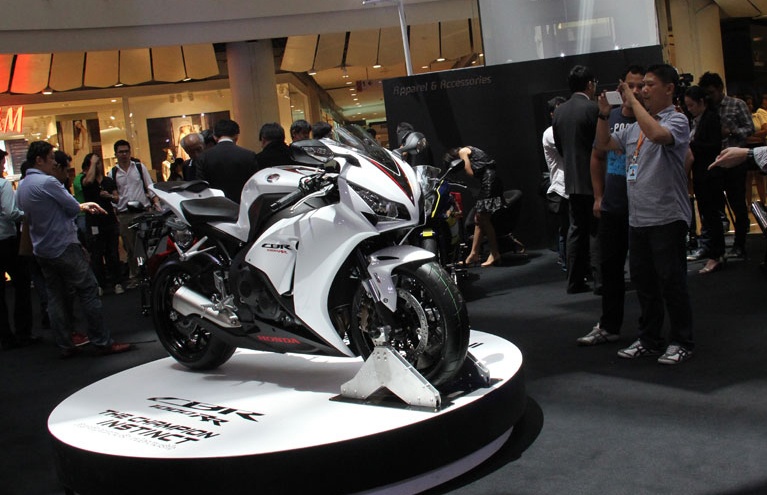 Lễ hội mô tô Bangkok Motorbike Festival 2014 là một trong những lễ hội xe máy lớn nhất khu vực Đông Nam Á, quy tụ nhiều hãng xe lớn trên thế giới. Các hãng xe lớn nhỏ đều mang đến sự kiện sản phẩm tốt nhất, nổi bật nhất ở thời điểm hiện tại.