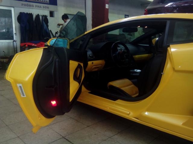 Phong trào chơi siêu xe của những đại gia trong nước gây tiếng vang mạnh mẽ với hành trình Car & Passion tổ chức năm 2011, do hai đại gia trẻ tuổi Cường đô-la và Cường Luxury đứng đầu. Tuy nhiên, thú chơi xe của những người đam mê tốc độ cũng không “hưng thịnh” được lâu bởi ảnh hưởng của nền kinh tế suy thoái.