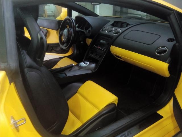 Nhiều đại gia đã phải sang tay những siêu xe từng là niềm đam mê. Nhiều siêu xe tên tuổi trong nước liên tục được giao bán trên các trang tin mua bán hay sang tay trực tiếp giữa những người chơi xe với nhau. 