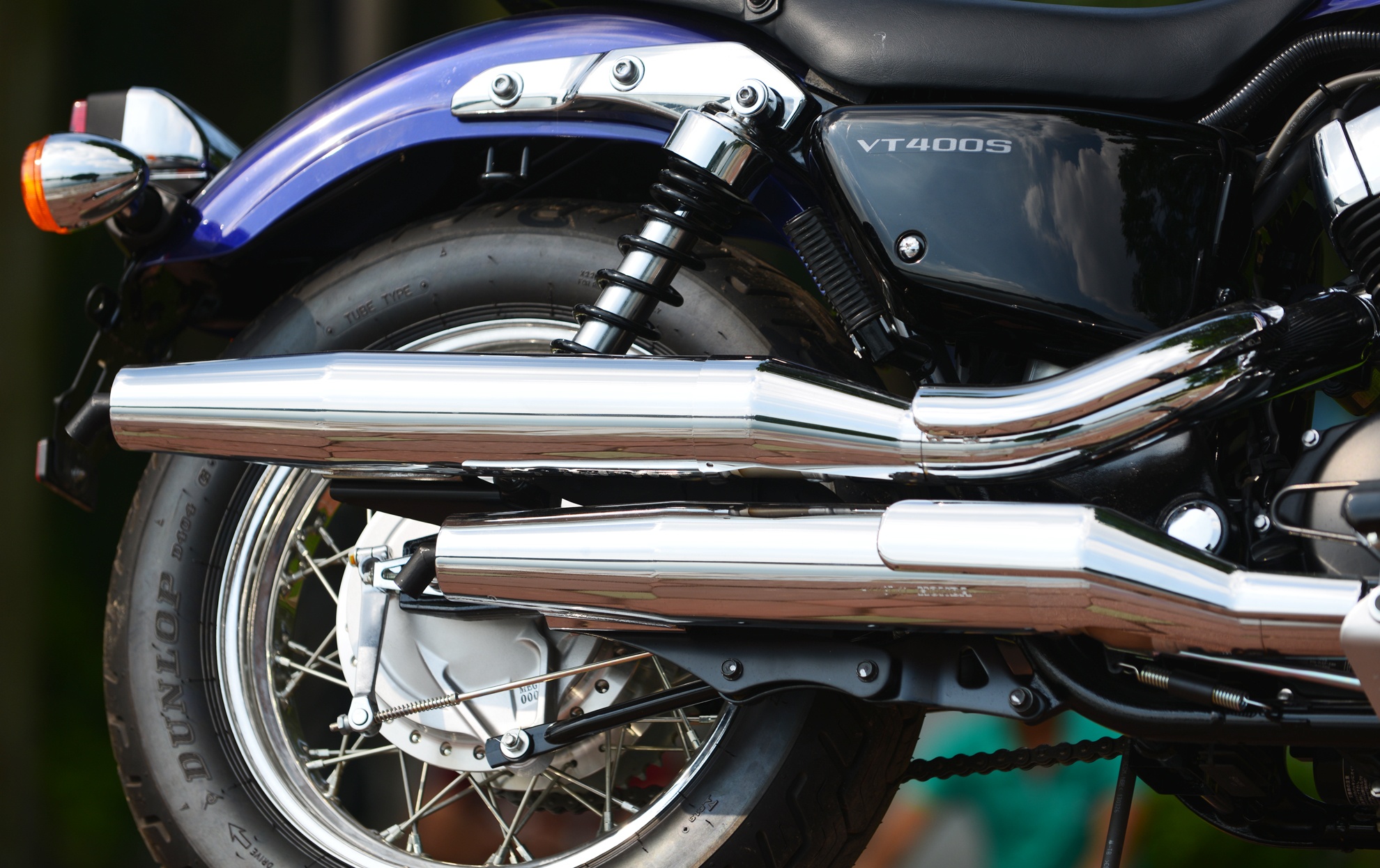 Đến năm 2010, Honda tung ra thị trường mẫu VT400S . Đây cũng là mẫu xe dành cho thị trường nội địa Nhật Bản. Honda VT400S có tên mã EBL-NC46, kích thước dài 2.295 mm, rộng 870 mm, cao 1.135 mm. Trục cơ sở xe dài 1.560 mm, chiều cao yên 750 mm. Trọng lượng xe vào khoảng 229 kg. 