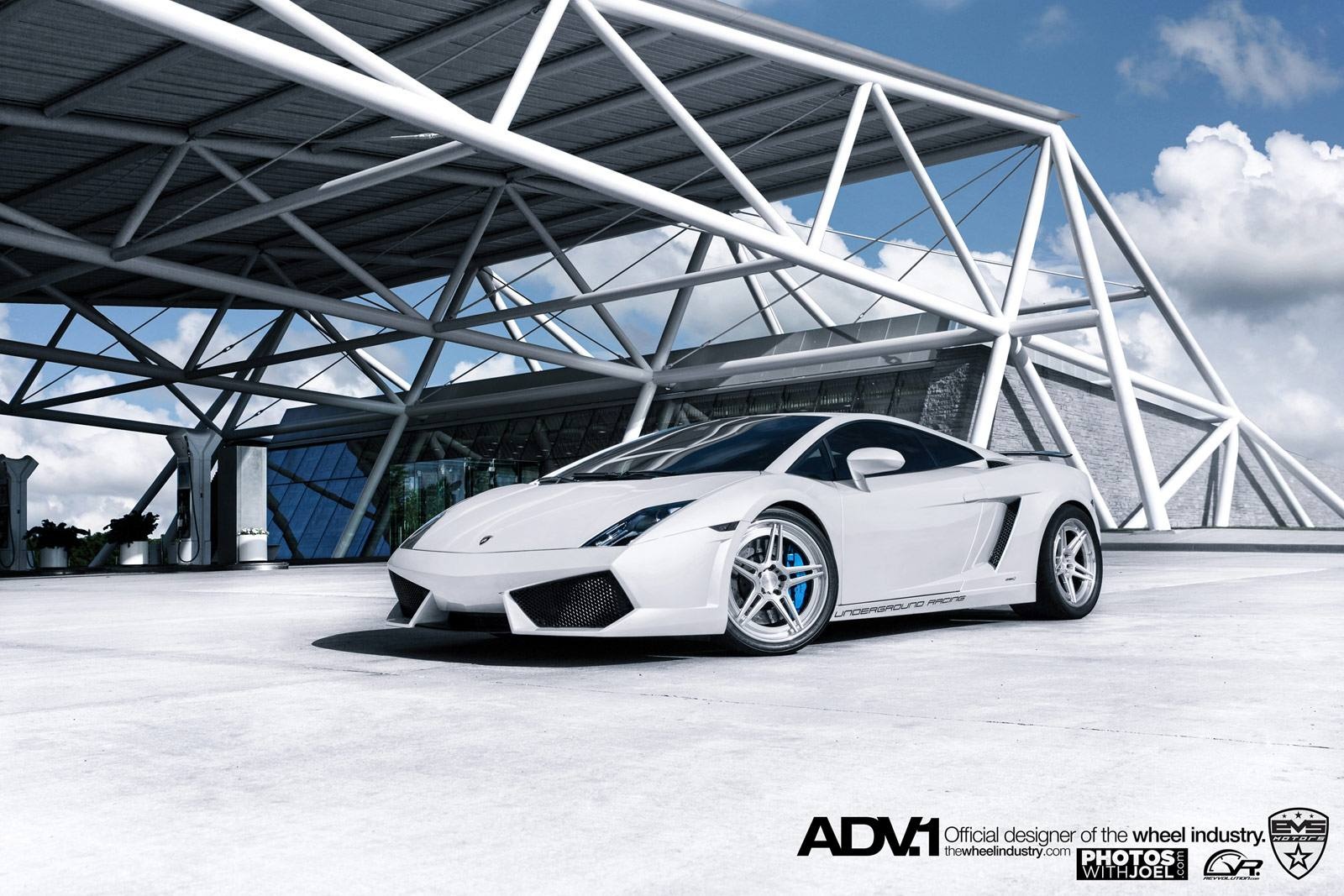 Lamborghini Gallardo 2000 ma luc tuyet dep trong bo vo moi hinh anh