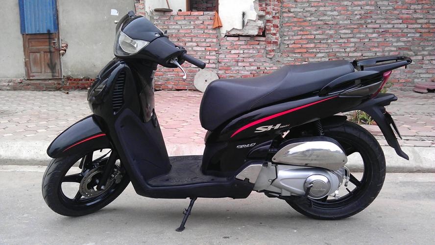 Nguoi Viet mua SH nhap gia ngang o to chi vi si dien? hinh anh