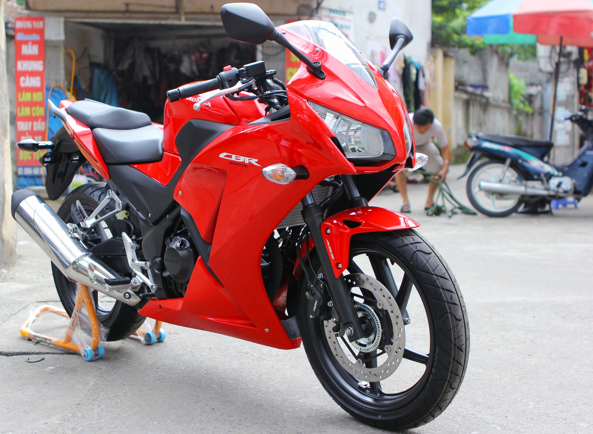 Chi tiet Honda CBR300R ABS 2014 gia 250 trieu dong tai HN hinh anh