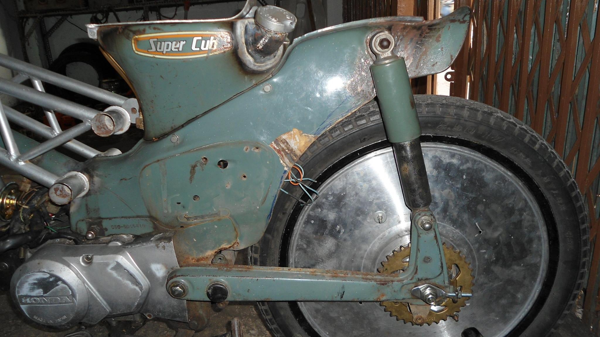 Công đoạn khó nhất trong quá trình chế tạo xe theo anh Lam chính là việc chế tạo phuộc trước và bình xăng. Anh phải tự hình dung là đi mua đồ về chế, nên cũng có rủi ro khi đồ mua về có thể không phù hợp. 