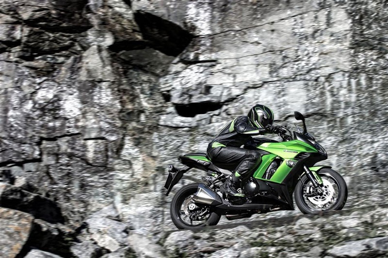 Kawasaki Z1000SX 2015 nhan them thay doi hinh anh