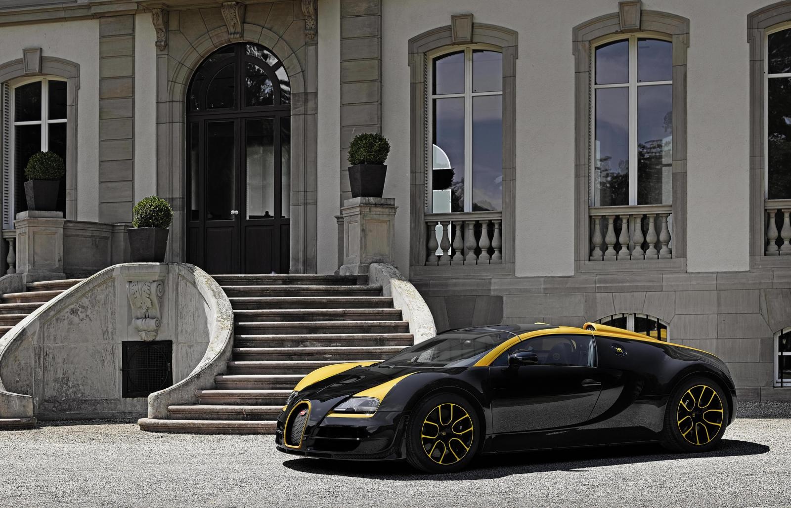 Bugatti ra mat sieu xe mui tran Veyron doc nhat vo nhi hinh anh